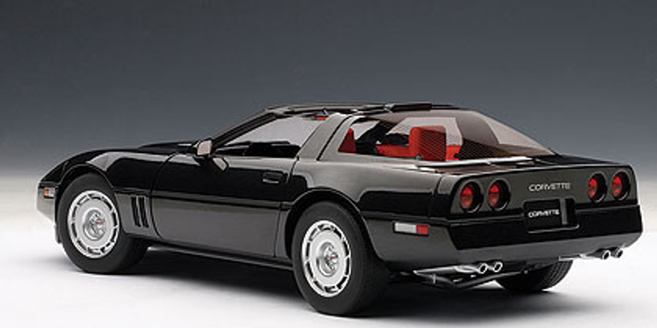 1/18 AUTOart 1986 CHEVROLET CORVETTE - BLACK Diecast Car