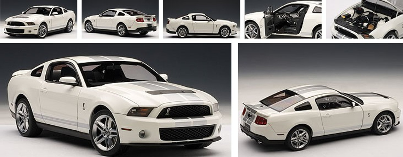 1/18 AUTOart Ford Mustang Shelby GT500 (White with Silver Stripes) Diecast Car Model