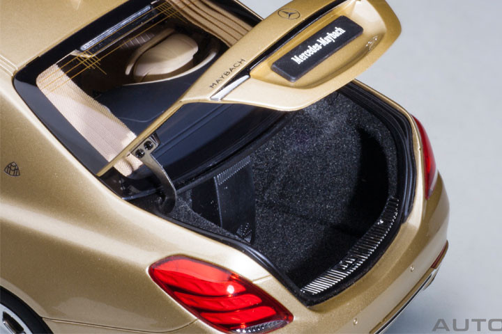 1/18 AUTOart Mercedes Maybach S 600 S600 Pullman (Gold) Car Model