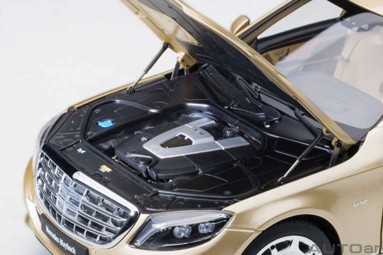 1/18 AUTOart Mercedes Maybach S 600 S600 Pullman (Gold) Car Model