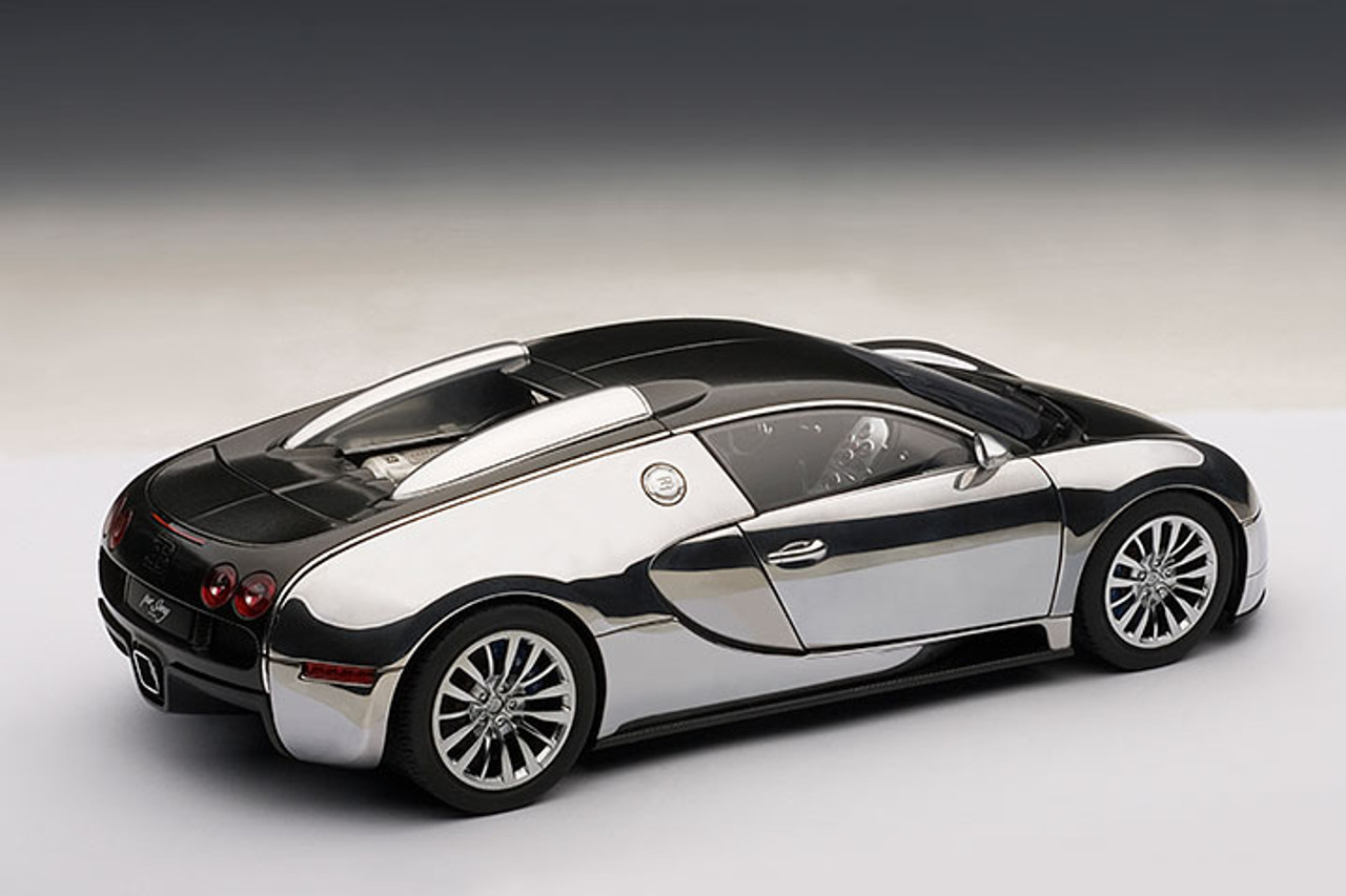 1/18 AUTOart Bugatti EB Veyron 16.4 Pur SANG (Black & Alumnium