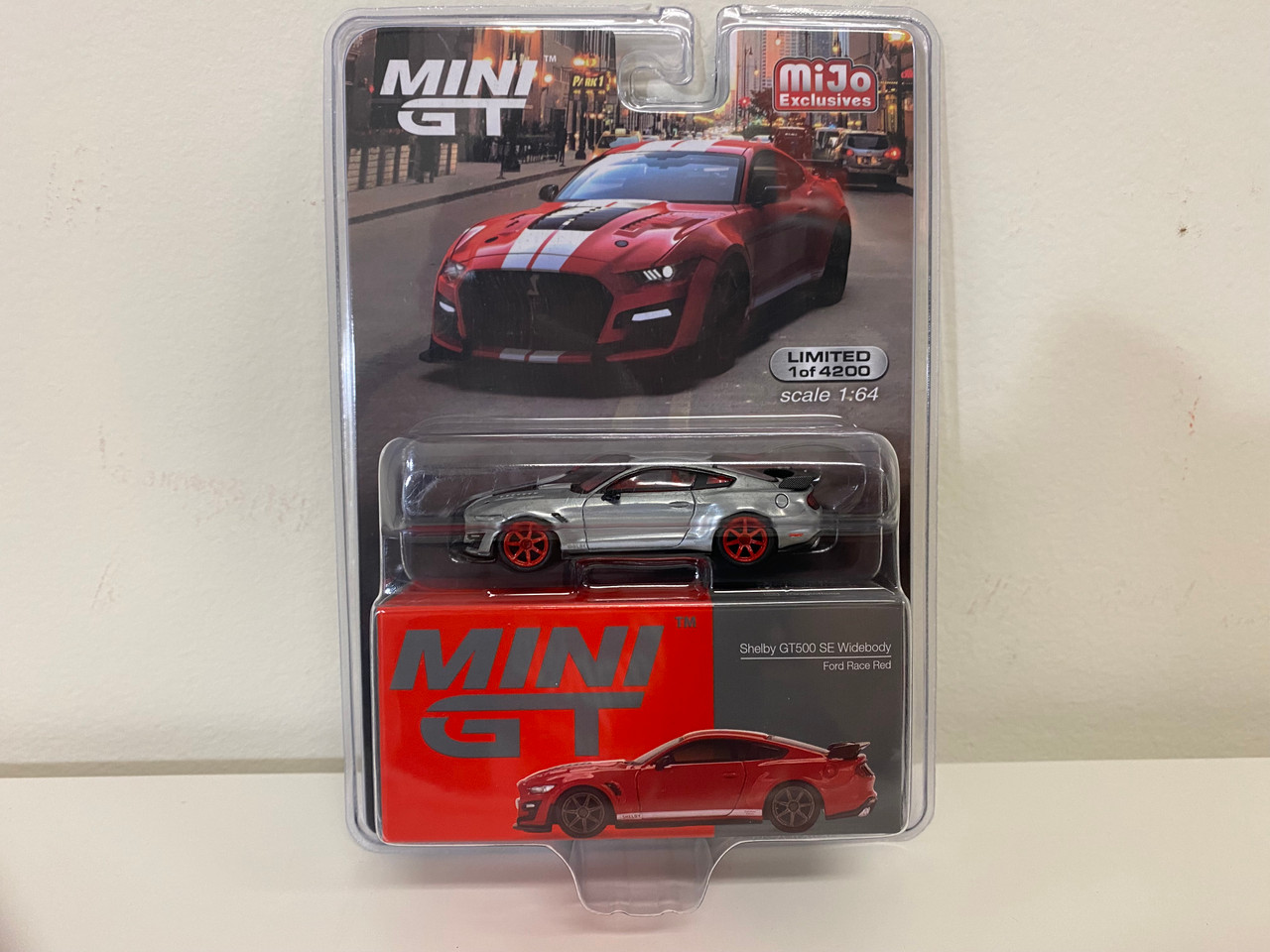 CHASE 1/64 Mini GT Ford Shelby GT500 SE Widebody (Silver with Red Wheels) Diecast Car Model