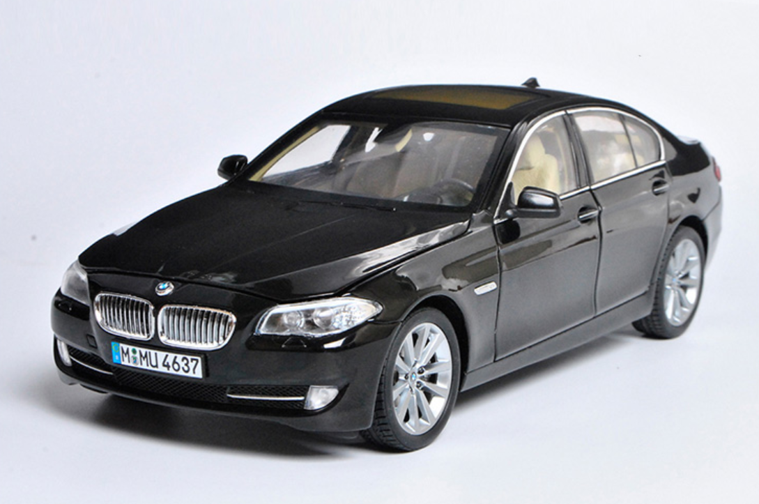 BMW 5series ミニカー gt auto 1/18 GTスピリット 1⁄18 BMW 5シリーズ M5
