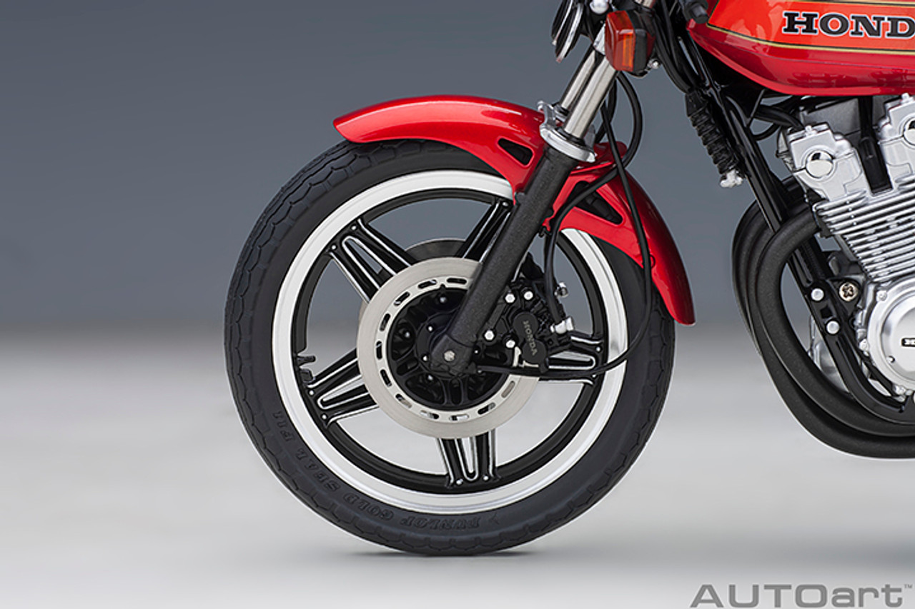 1/12 AUTOart Honda CB750F BariBari Legend Koma Gun (Red & Black) Model