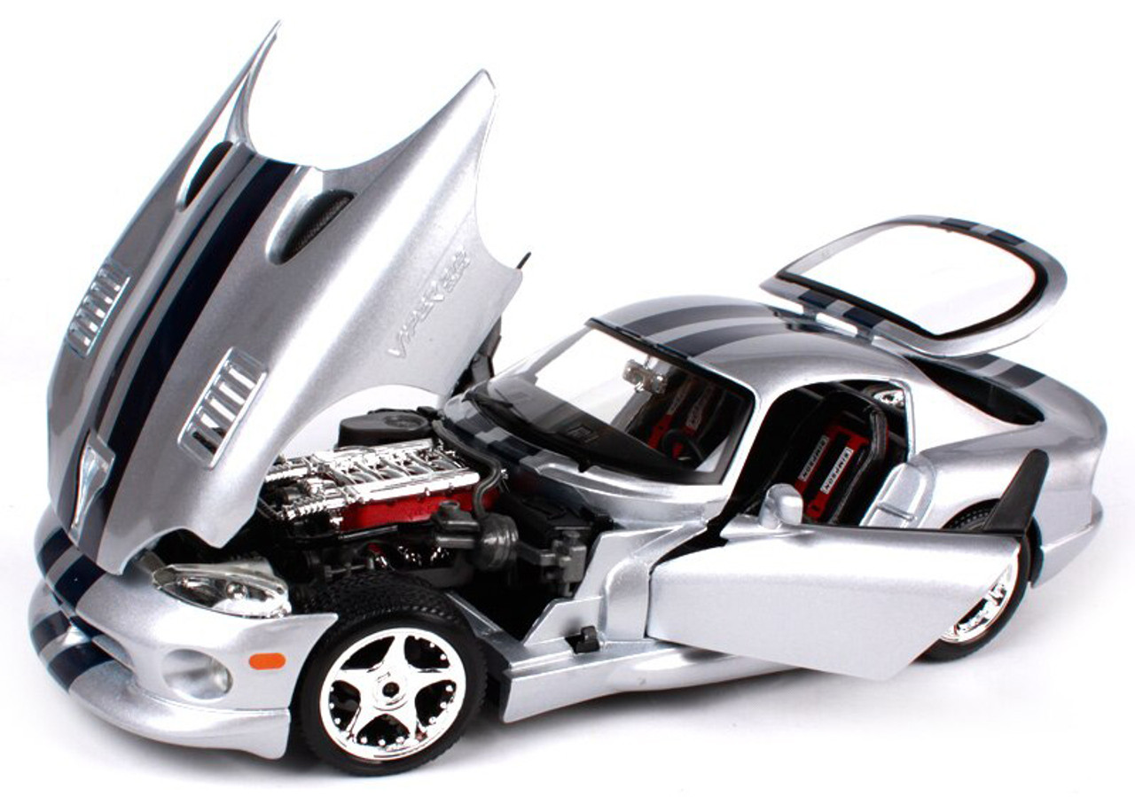 Burago Volkswagen 1/18 シルバー $_12.JPG?set_id=880000500F