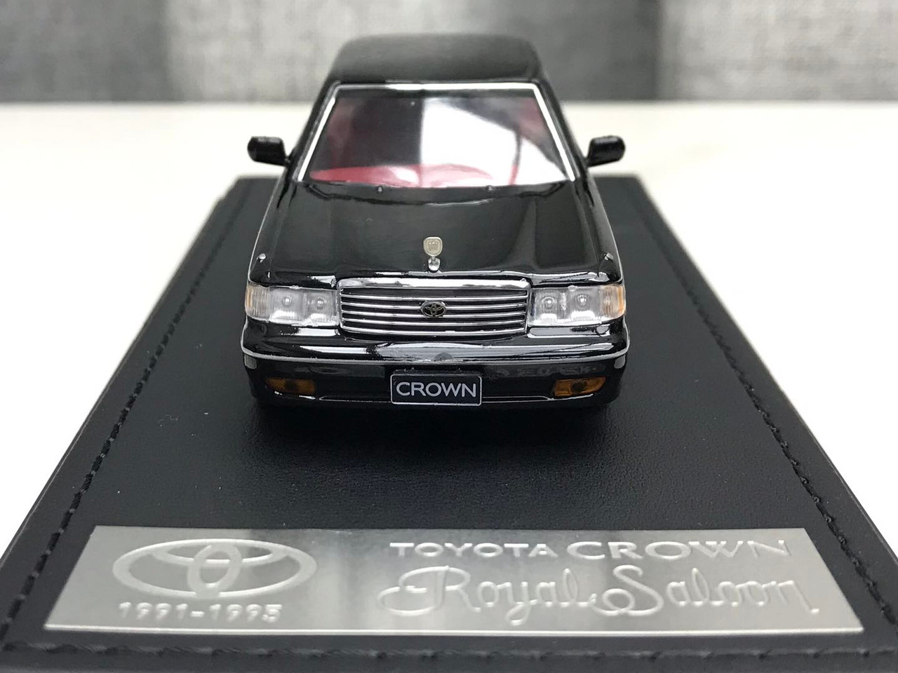 1/43 STC Dealer Edition 1991-1995 Toyota Crown (Black) Car Model