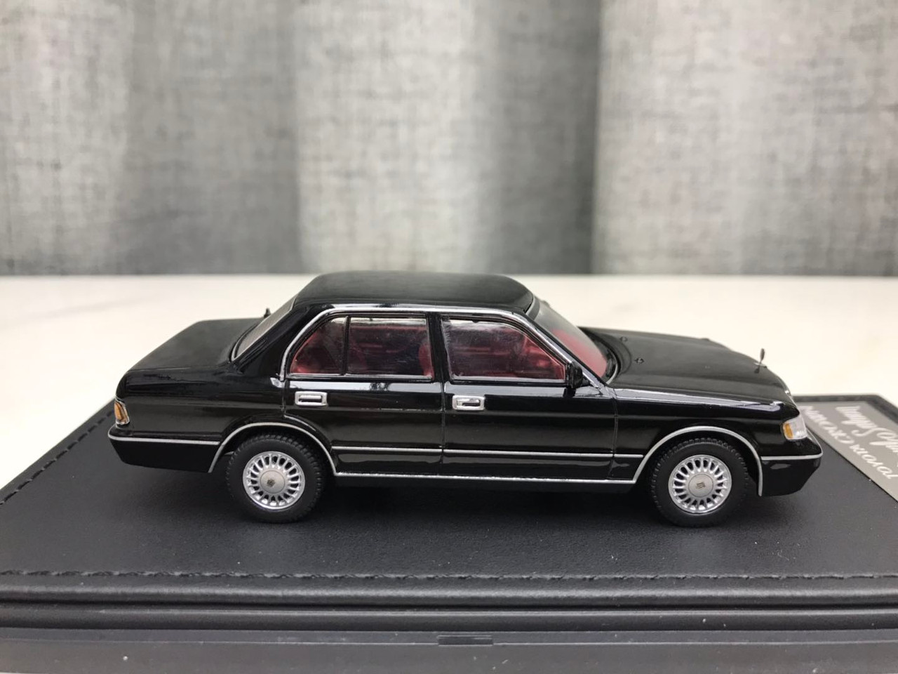 1/43 STC Dealer Edition 1991-1995 Toyota Crown (Black) Car Model