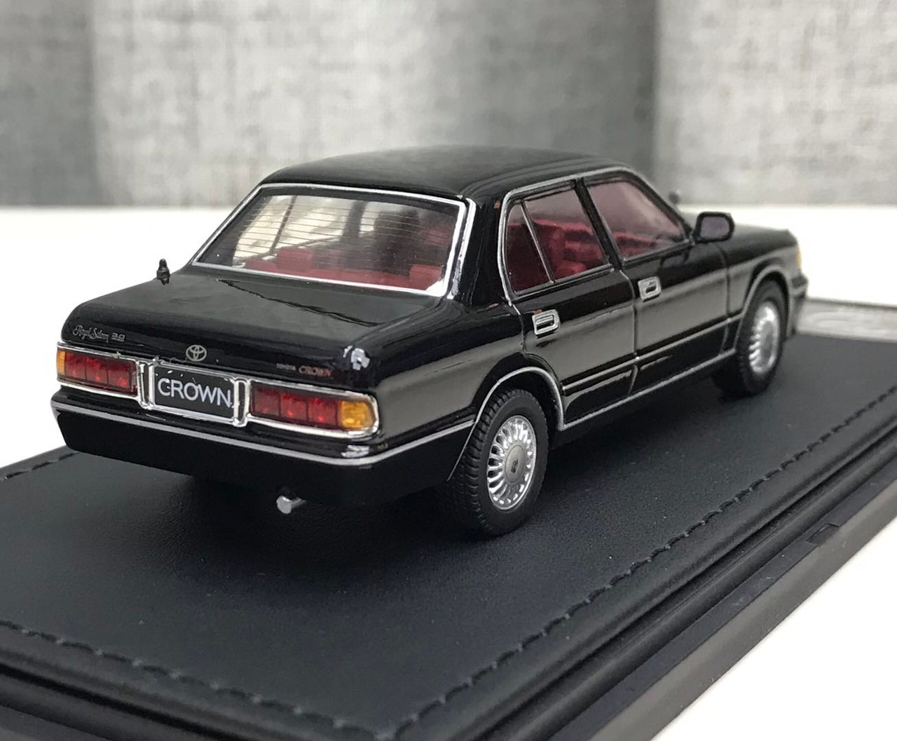 1/43 STC Dealer Edition 1991-1995 Toyota Crown (Black) Car Model