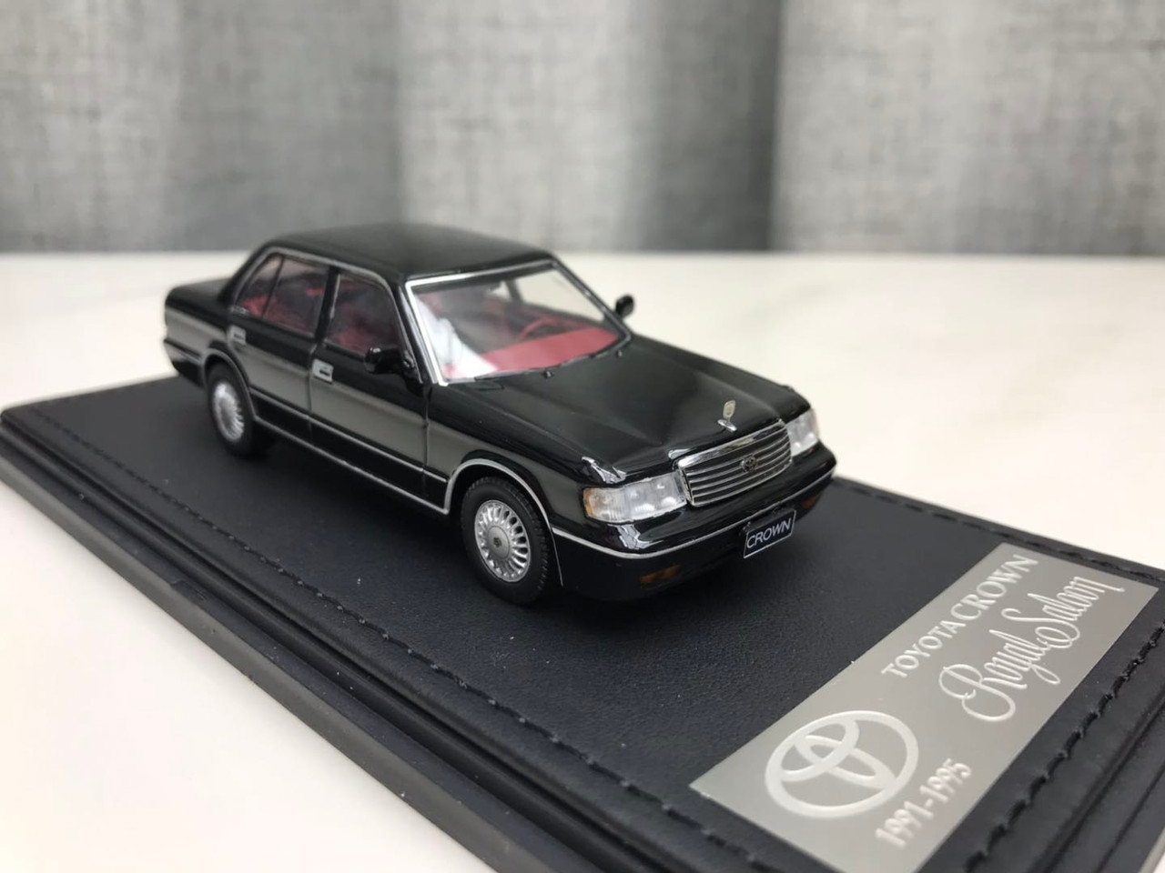 1/43 STC Dealer Edition 1991-1995 Toyota Crown (Black) Car Model