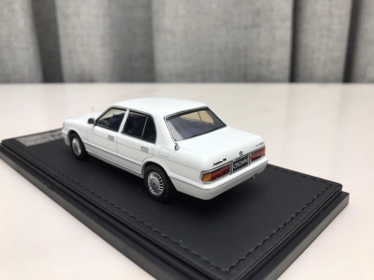 1/43 STC Dealer Edition 1991-1995 Toyota Crown (White) Car Model