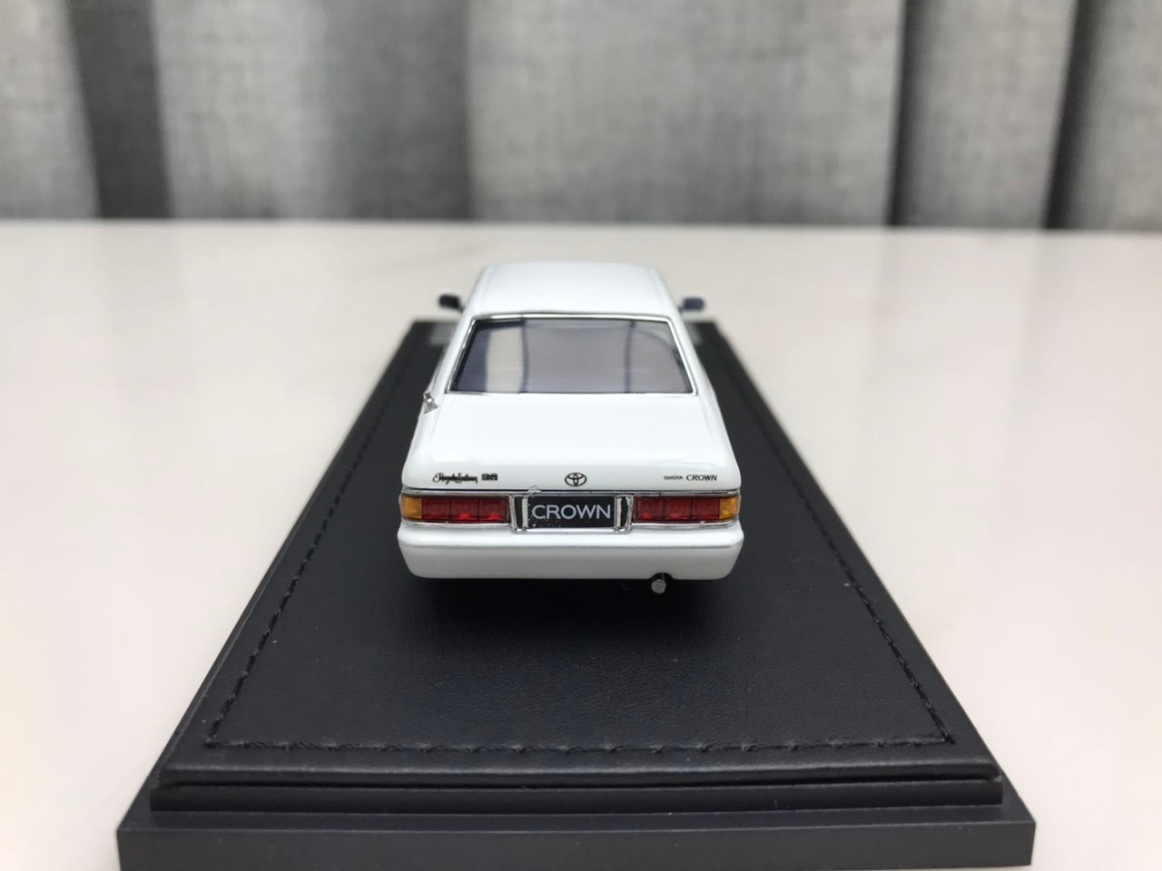 1/43 STC Dealer Edition 1991-1995 Toyota Crown (White) Car Model