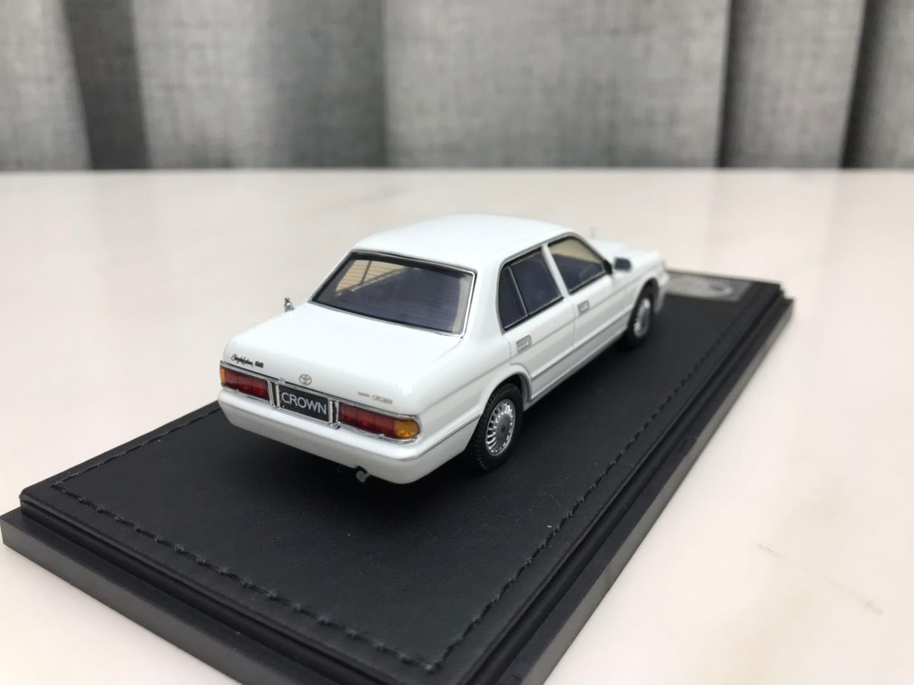 1/43 STC Dealer Edition 1991-1995 Toyota Crown (White) Car Model