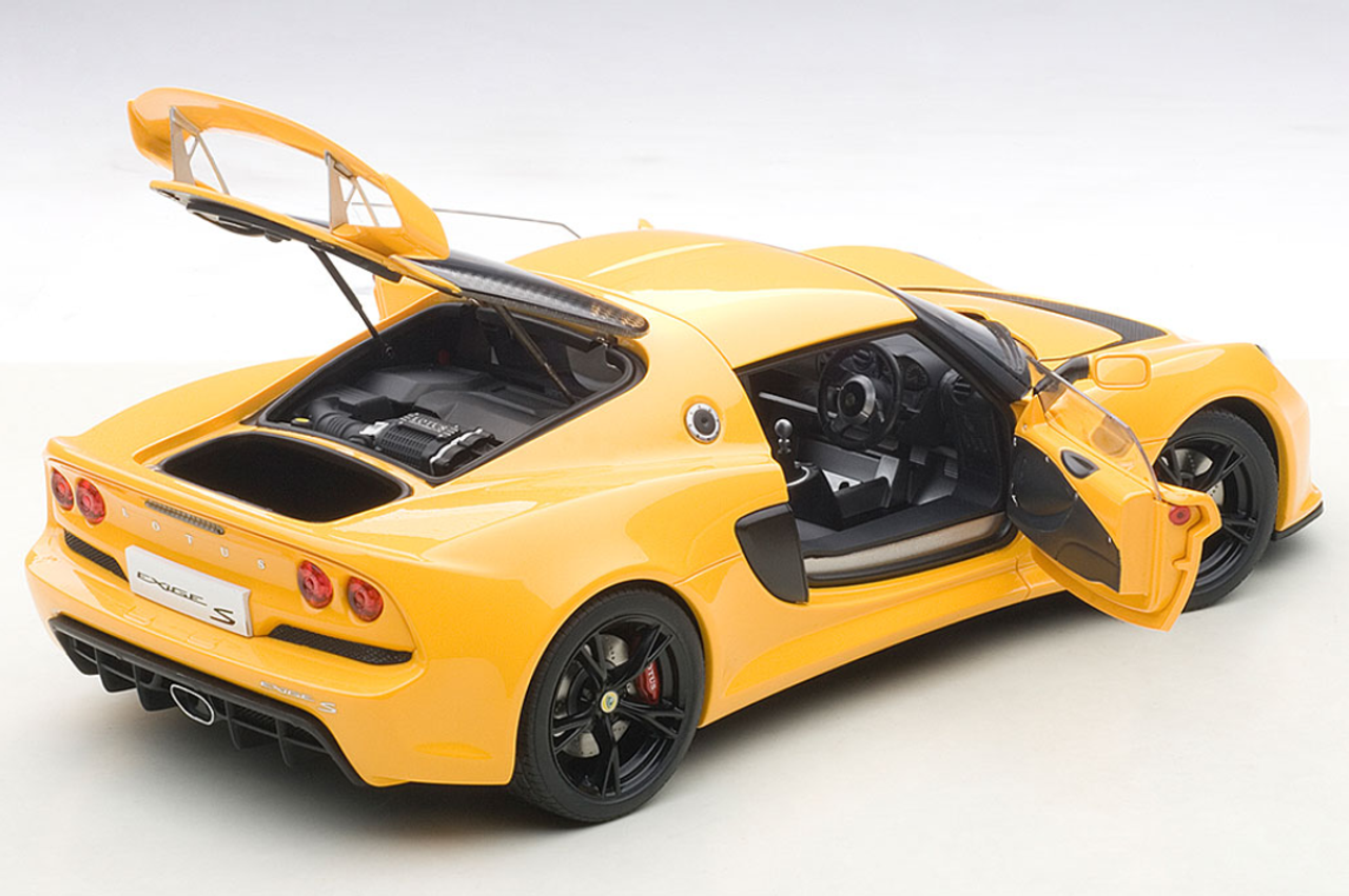 買取オートアート 1/18 ロータス エキシージ Lotus Exige 送料無料 乗用車