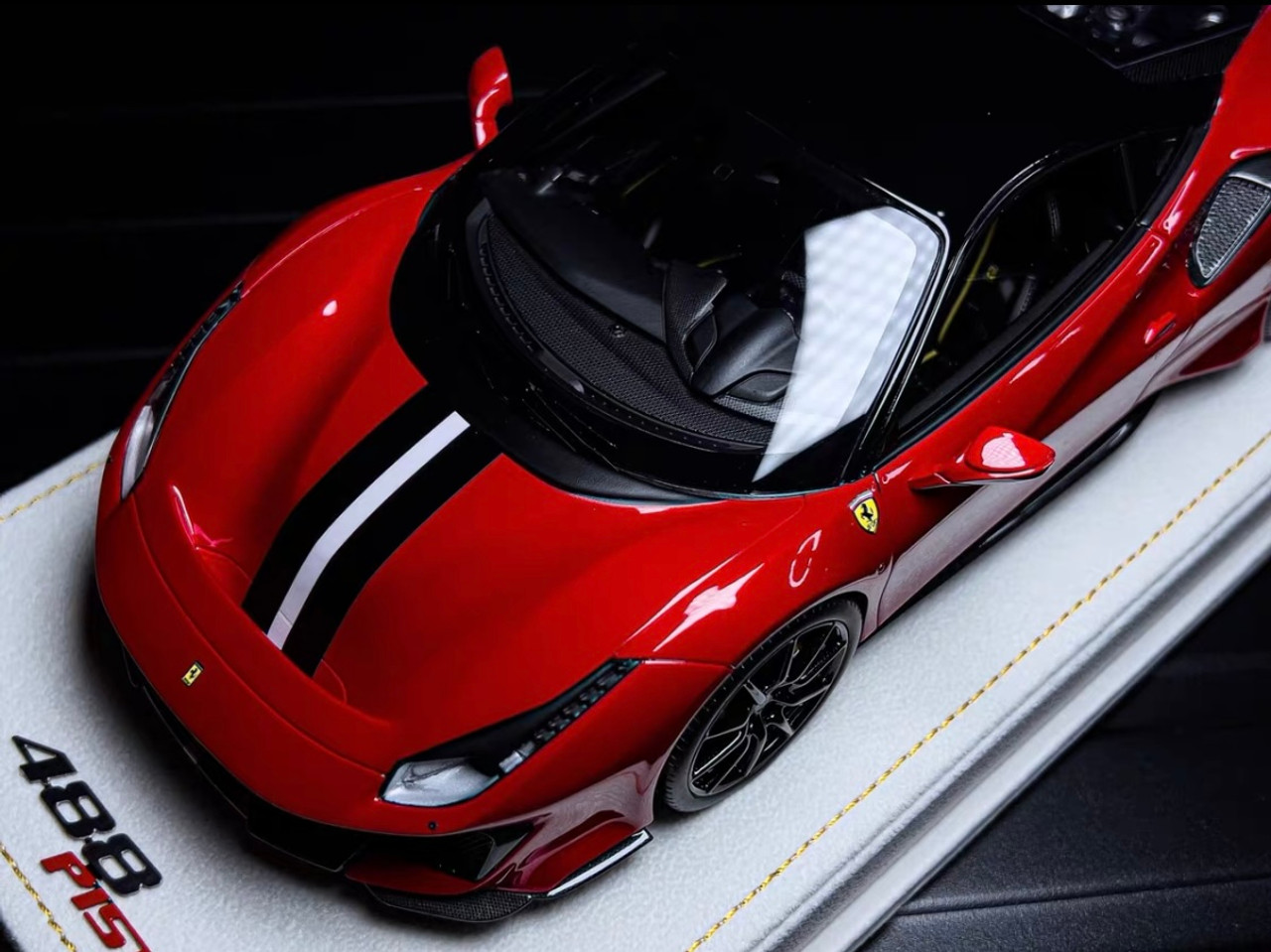 1/18 MR Collection Ferrari 488 Pista (Ferrari Red with Black