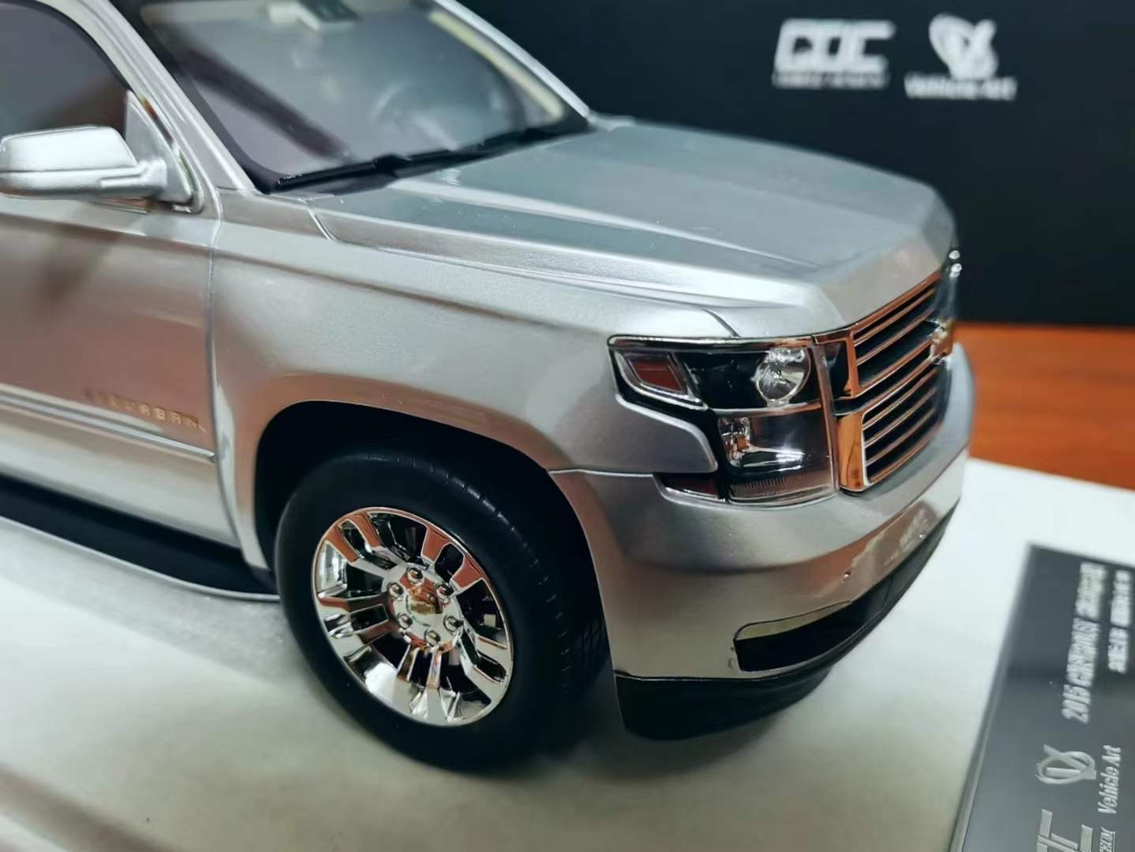 1/18 GOC & Vehicle Art 2015 Chevrolet Chevy Suburban (Silver with Silver Wheels) Resin Car Model Limited 99 Pieces
