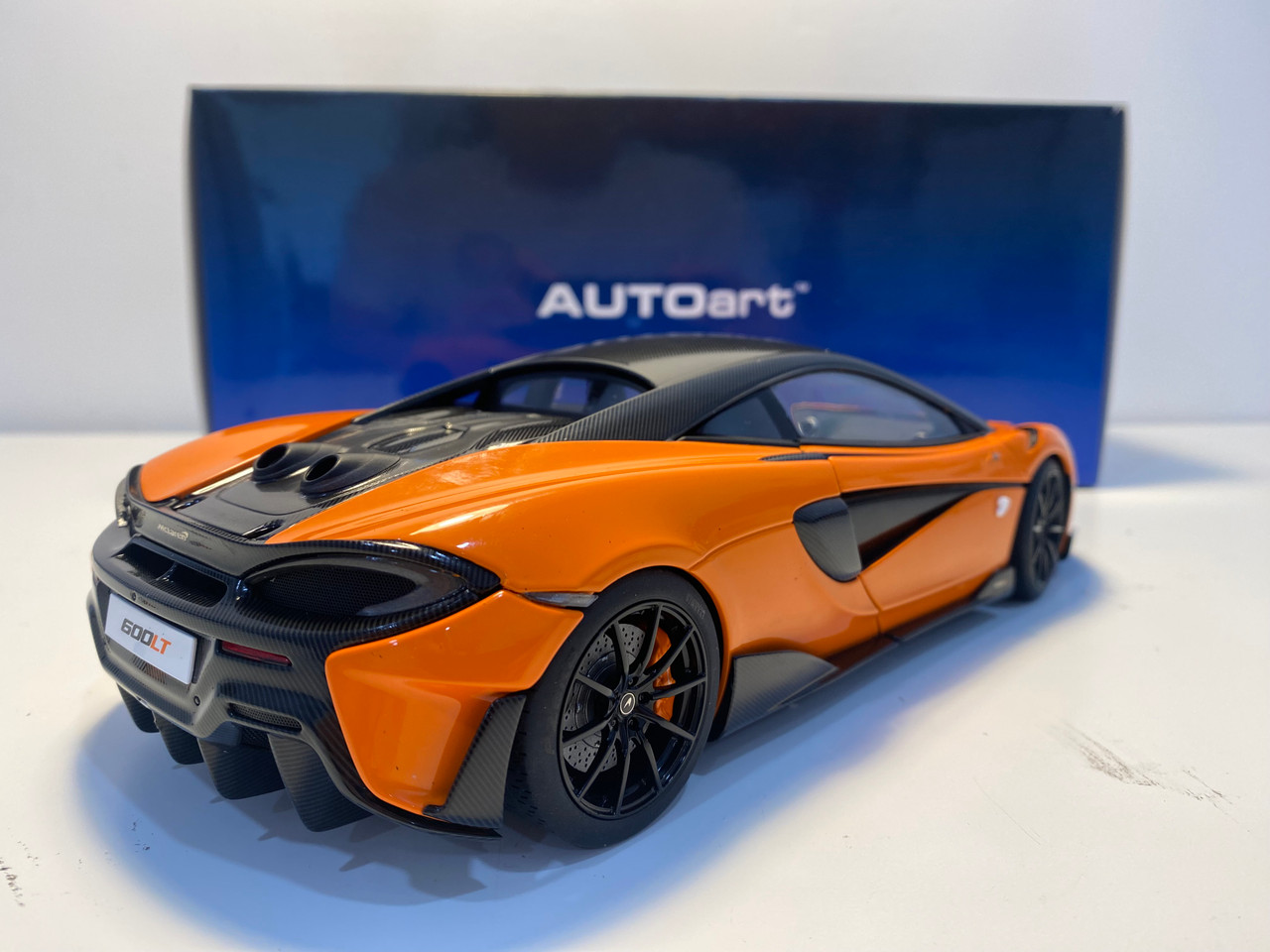 DAMAGED AS-IS 1/18 AUTOart McLaren 600LT (Myan Orange) Car Model