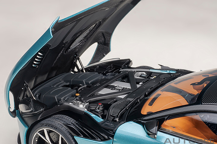 1/18 AUTOart Aston Martin DBS Superleggera (Caribbean Pearl Blue