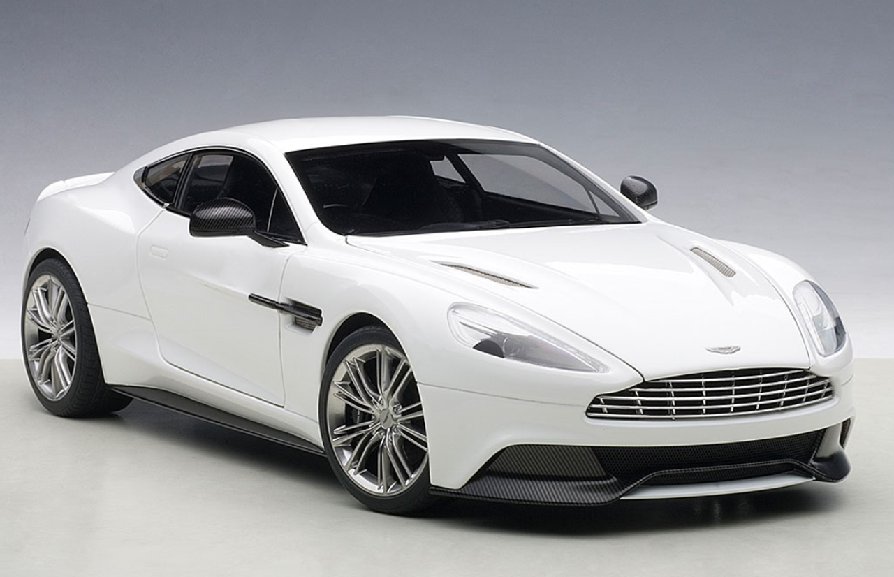 １/18 オートアート アストンマーチン V8ヴァンキッシュ 1⁄18 オートアート アストンマーチン V8ヴァンキッシュ AUTO art