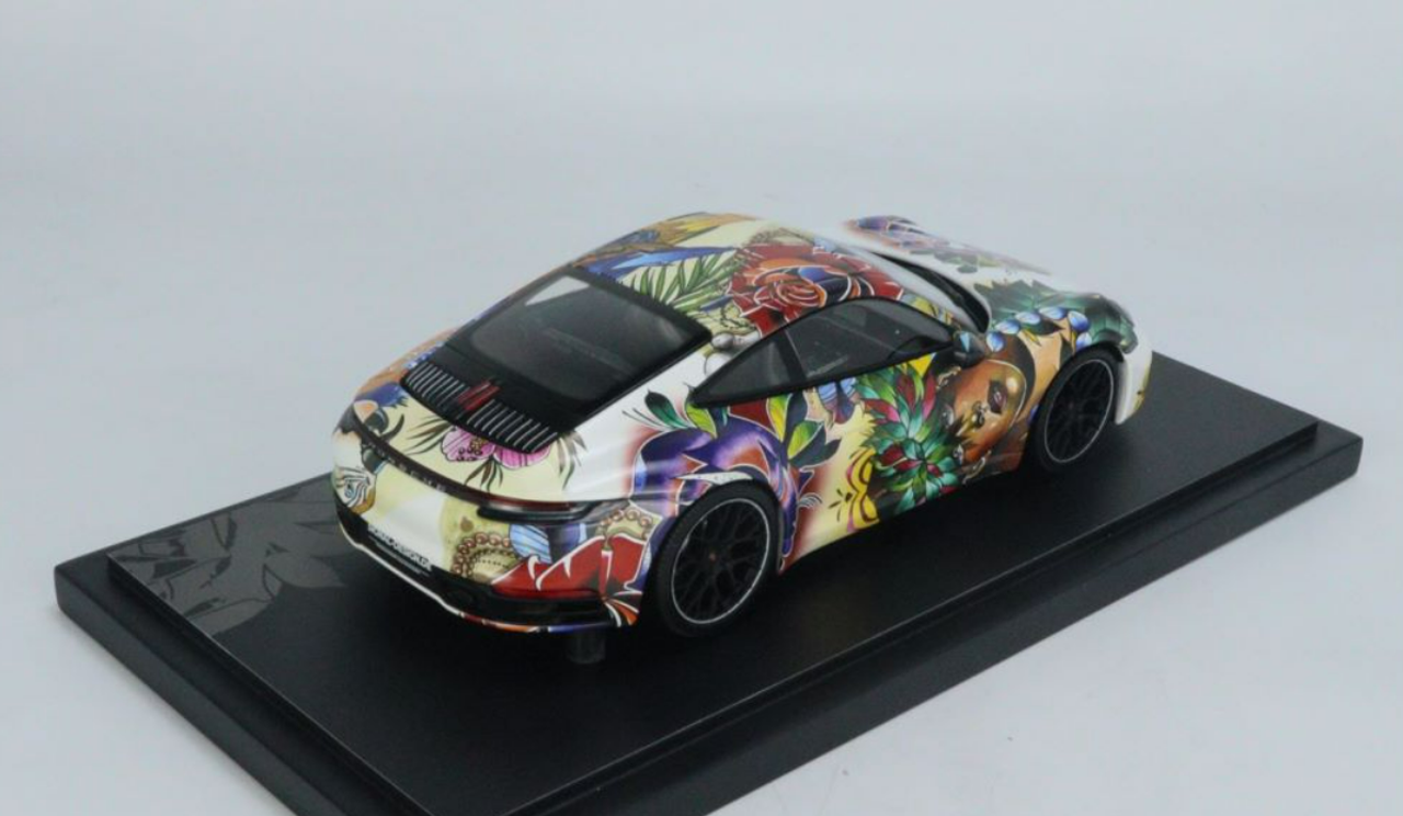  1/18 Minichamps 2019 Porsche 911 Carrera 4S Flower Design Diecast Car Model