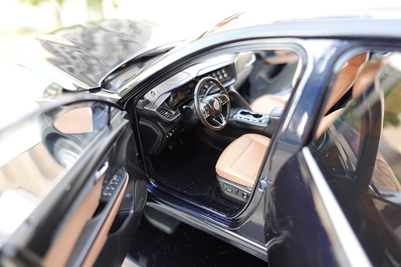 1/18 Dealer Edition 2022 Buick Envision Plus (Black) Diecast Car Model