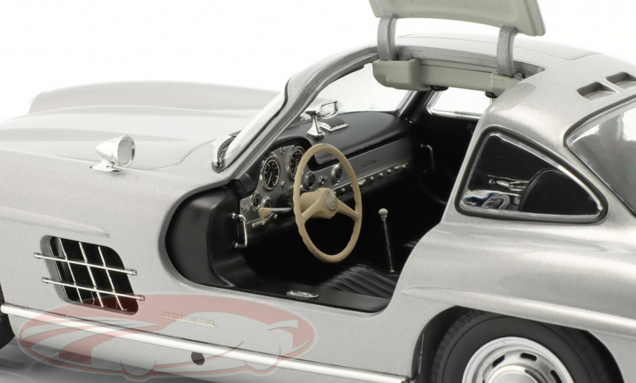 1/18 Minichamps 1954 Mercedes-Benz 300 SL Gullwing (W198 I) (Silver) Diecast Car Model