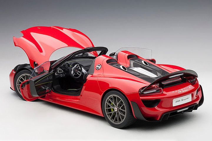 AUTOART ポルシェ918スパイダー　1/12 1/12 AUTOart Porsche 918 Spyder Weissach Package (Guards Red) Car