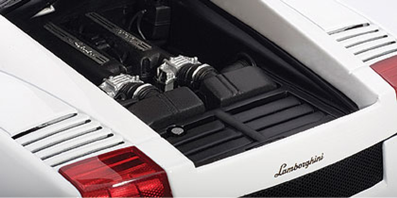 1/18 AUTOart LAMBORGHINI GALLARDO LP570-4 SUPERLEGGERA
