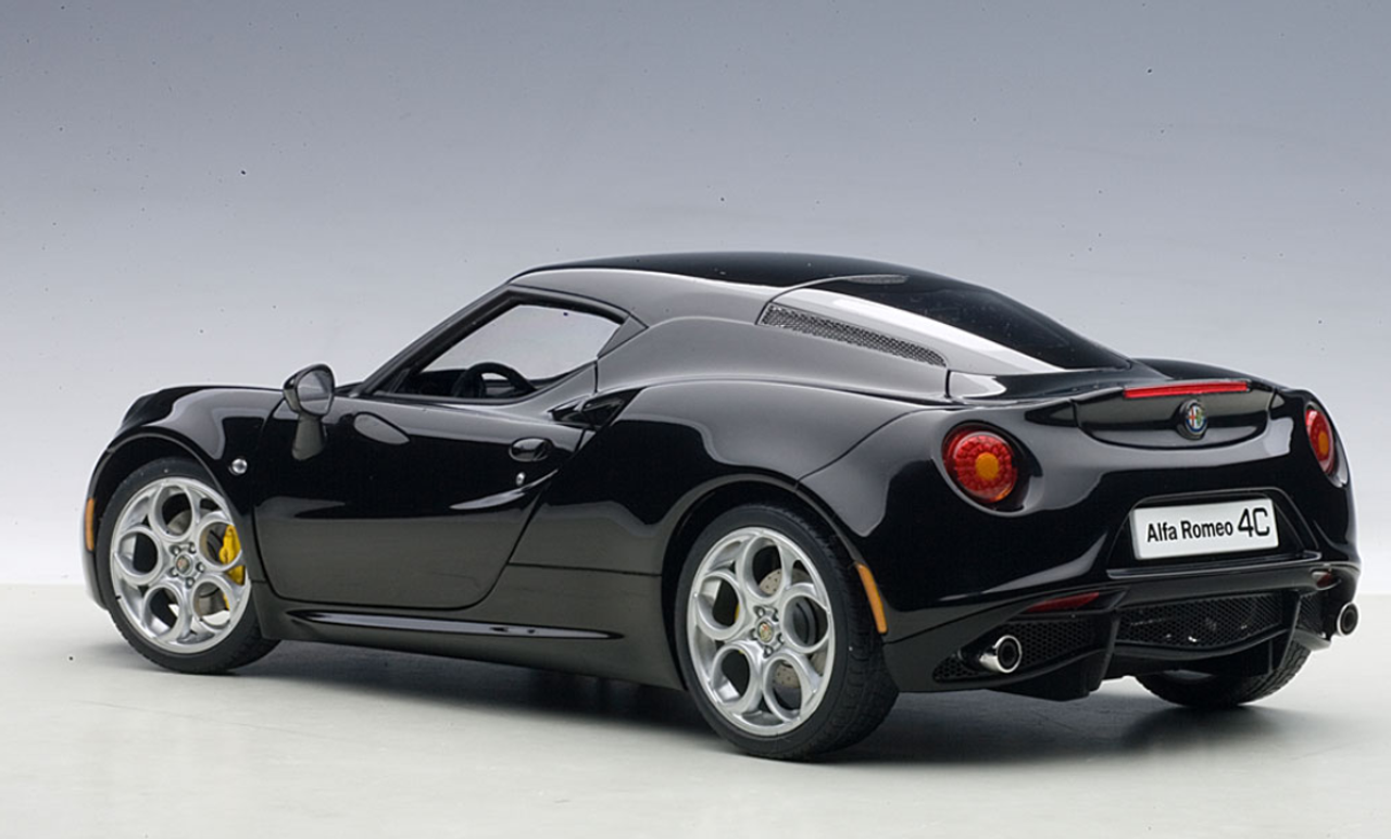 1/18 AUTOart Alfa Romeo 4C Hardtop (Gloss Black)  Car Model