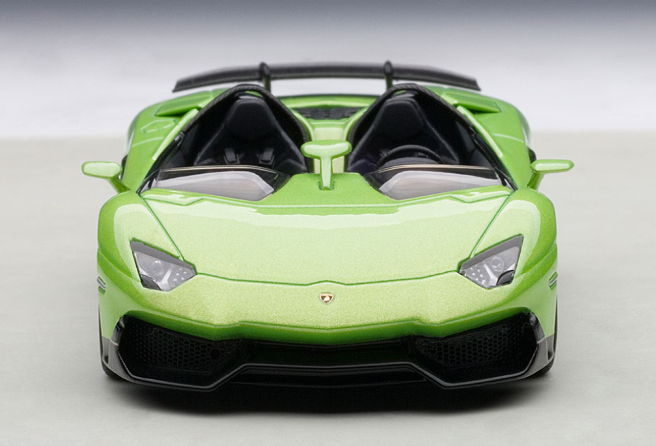 1/43 AUTOart LAMBORGHINI AVENTADOR J (GREEN) Diecast Car Model 54654