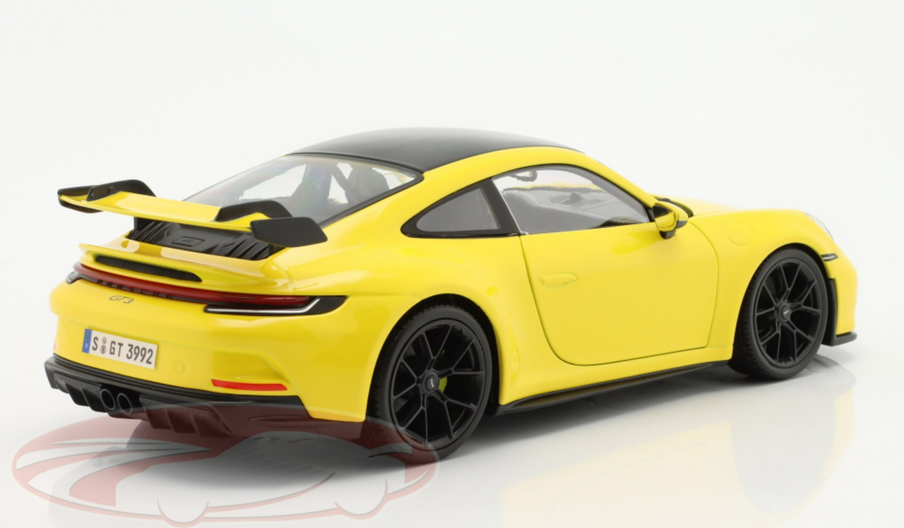 1/18 Maisto 2022 Porsche 911 (992) GT3 (Racing Yellow) Diecast Car Model
