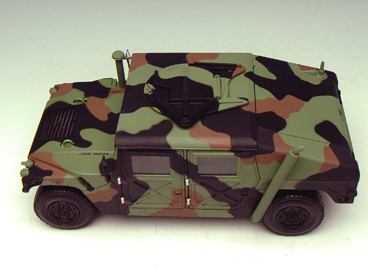 1/18 EXOTO AM GENERAL HUMMER MILITARY COMMAND CAR BATTLE CAMOUFLAGE GREEN