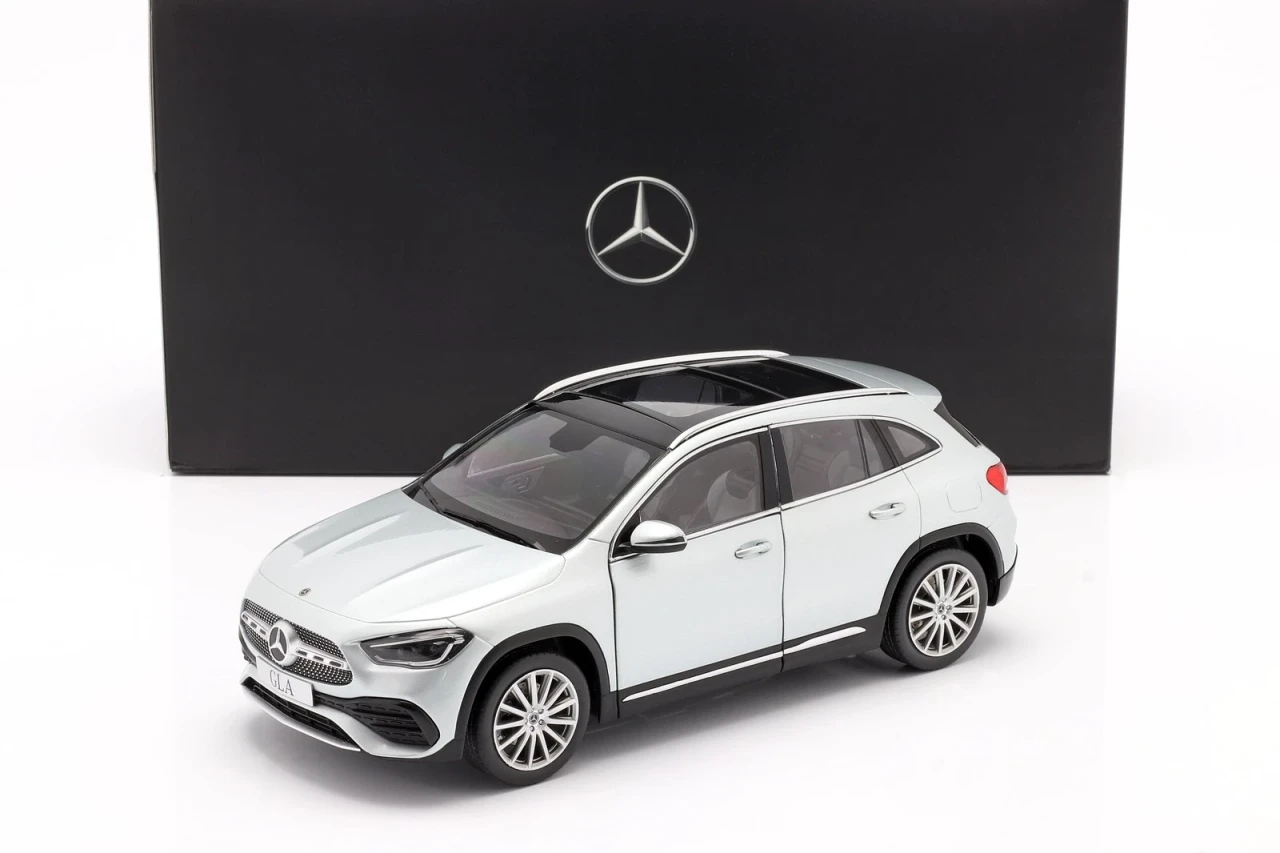 1/18 Dealer Edition 2020 Mercedes-Benz GLA Class (H247) (Iridium Silver) Diecast Car Model