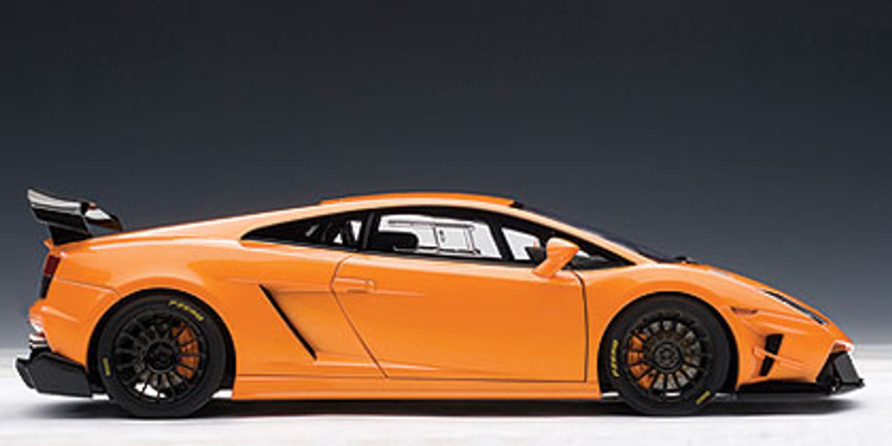 1/18 AUTOart LAMBORGHINI GALLARDO LP560-4 SUPER TROFEO - ORANGE Diecast Car  Model 74688