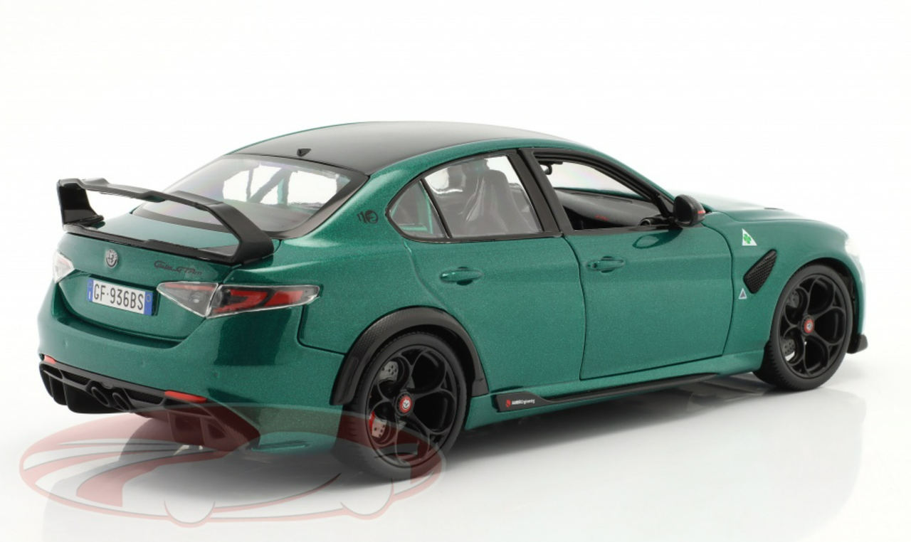 1/18 BBurago Alfa Romeo Giulia GTAm (Montreal Green Metallic) Diecast Car Model