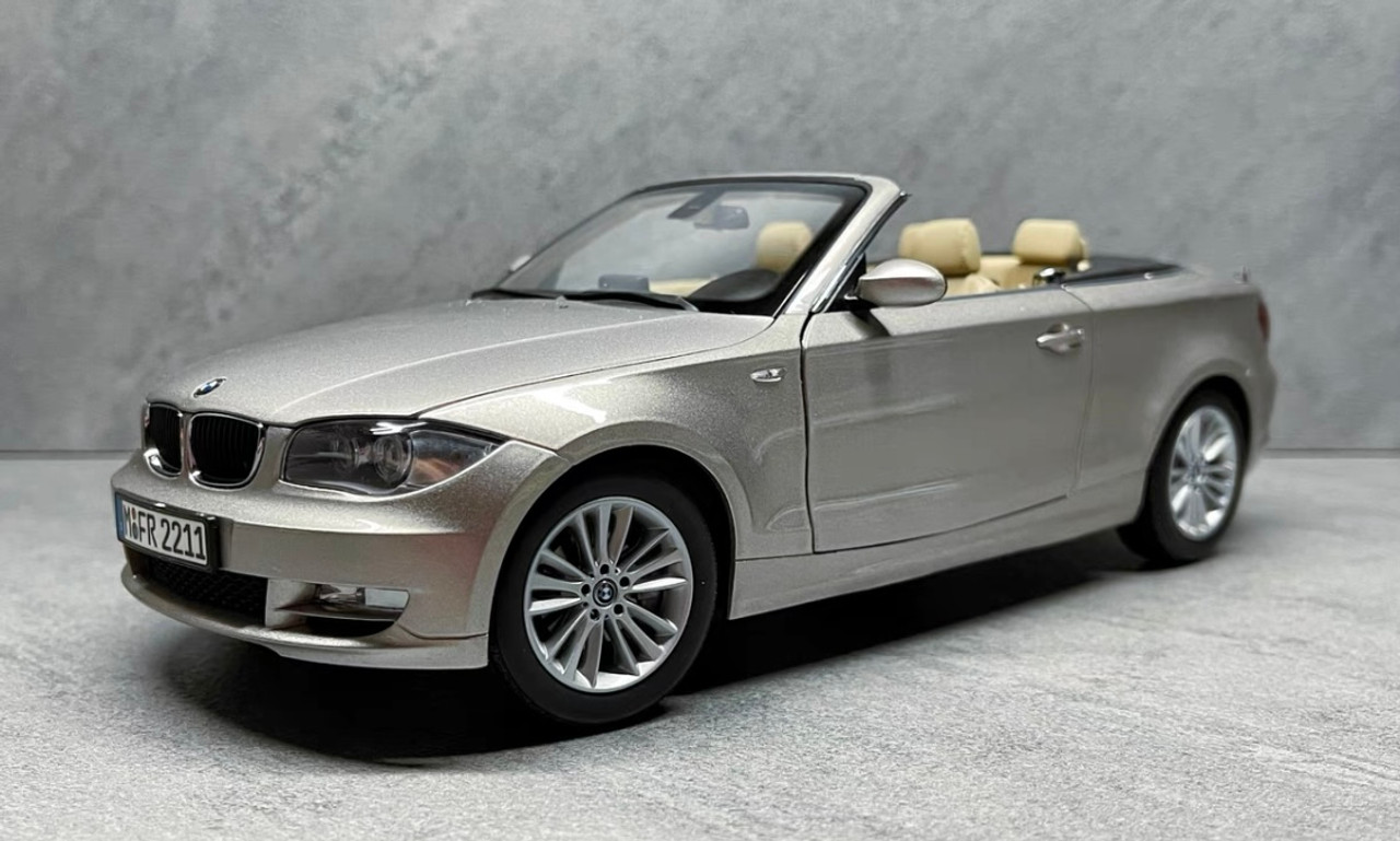 グレー 1/18 Dealer Edition BMW 1 Series 120i 125i Cabriolet
