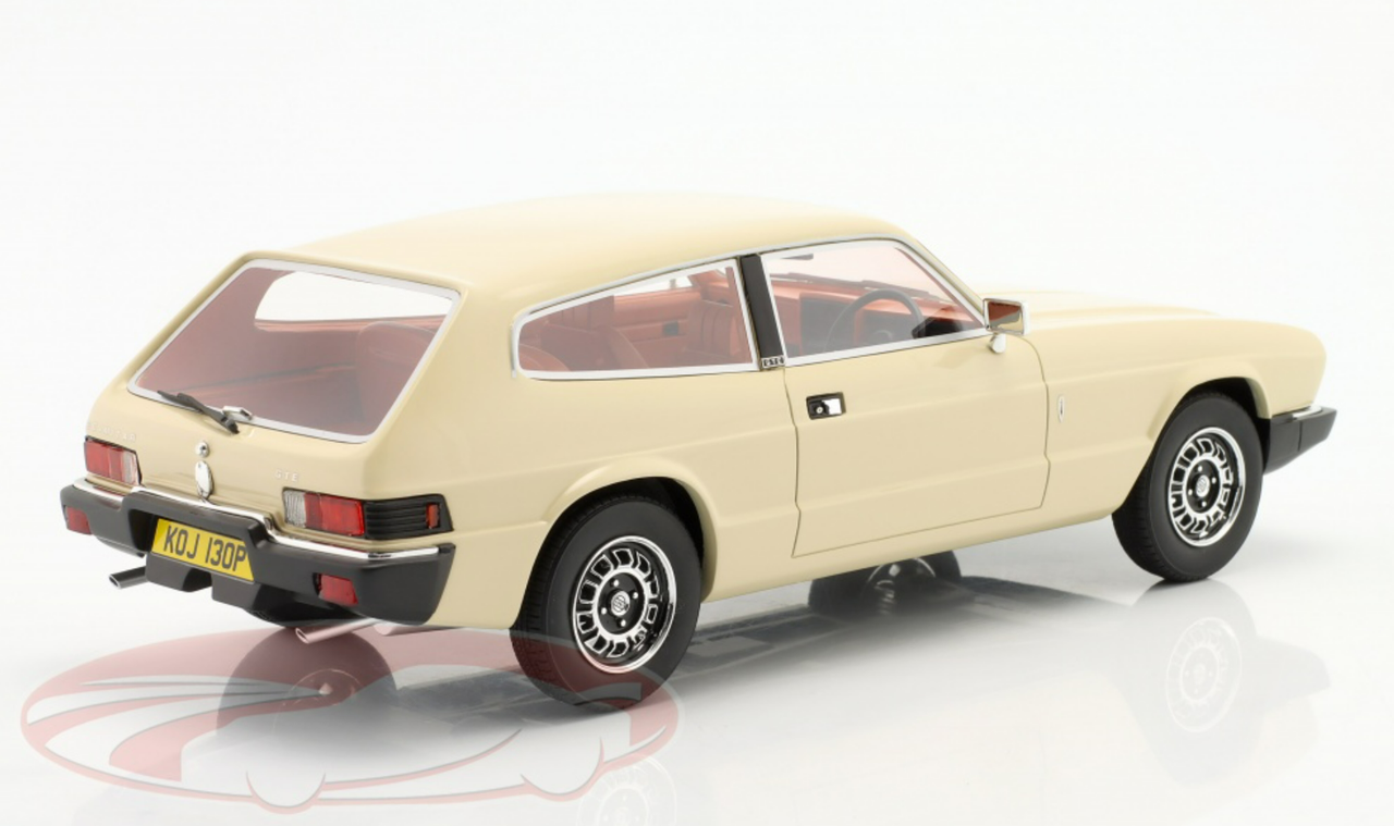 1/18 Cult Scale Models 1976 Reliant Scimitar SE6A (White) Car Model