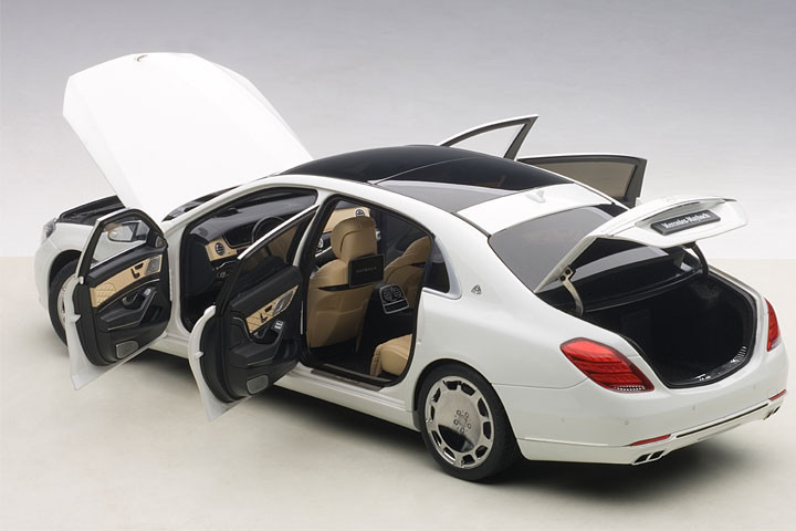 1/18 AUTOart Mercedes Benz Maybach S-Class S-Klasse S600 (White