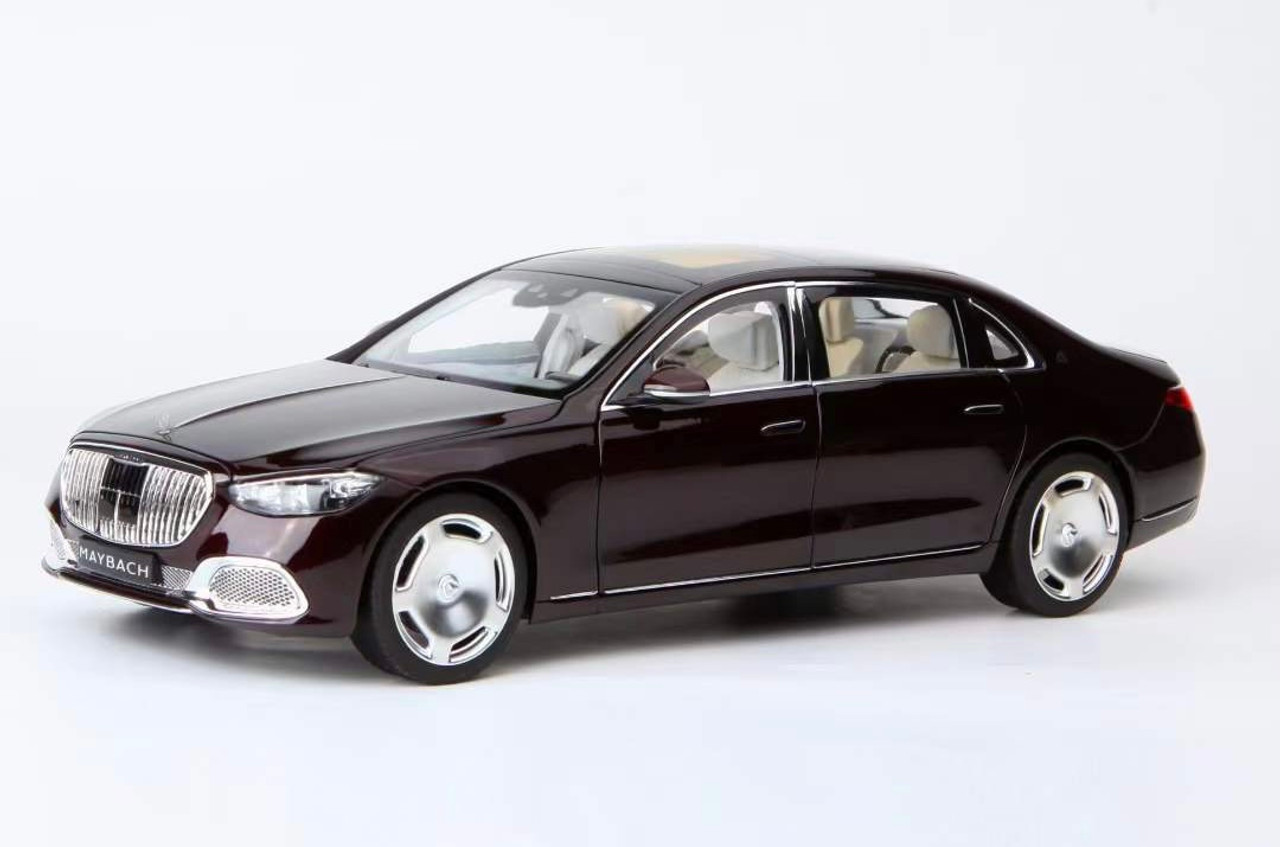 1/18 Norev Mercedes-Benz Mercedes Maybach S680 (Ruby Red Metallic