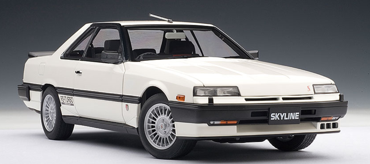 1/18 AUTOart NISSAN SKYLINE HARDTOP 2000 TURBO INTERCOOLER RS-X (DR30) - WHITE Diecast Car Model 77427