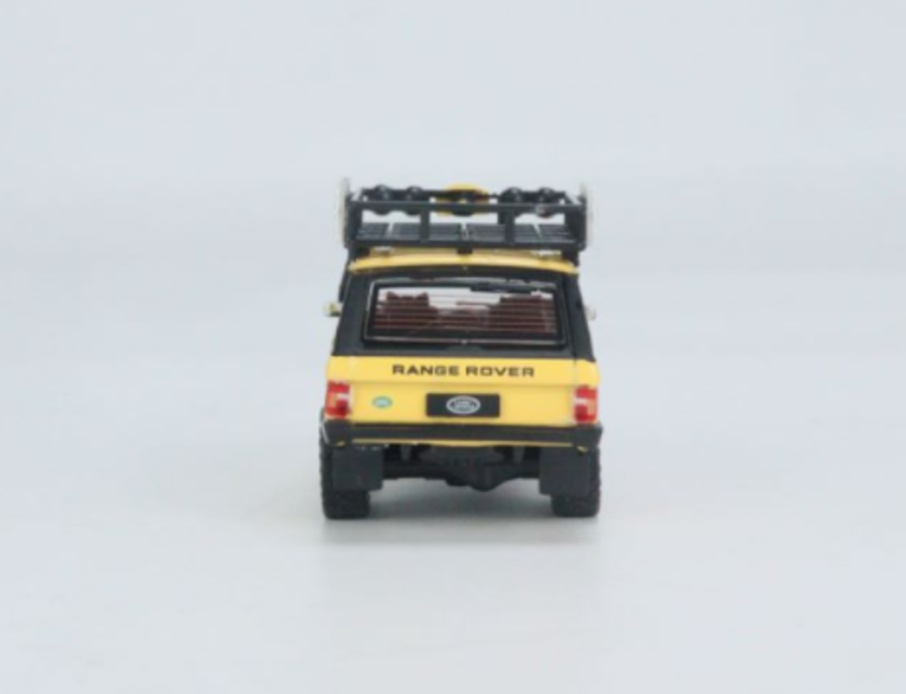 1/64 BM Creations Land Rover 1992 Range Rover Classic LSE -Camel Version w/Accessory