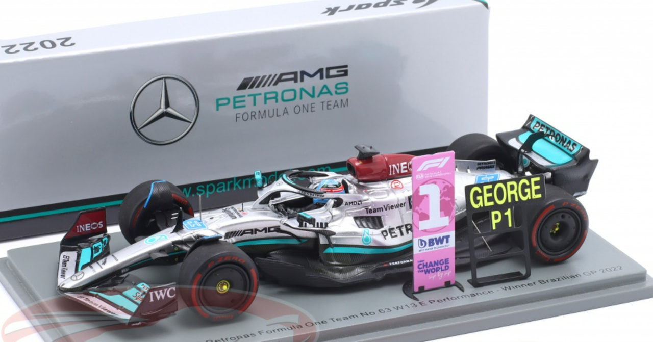 1/43 Spark 2022 Formula 1 Brazilian GP Winner George Russell First F1 Win Mercedes-AMG Petronas F1 W13 E Performance No.63 Mercedes-AMG  Petronas F1 Team Car Model with Pit & Number Board