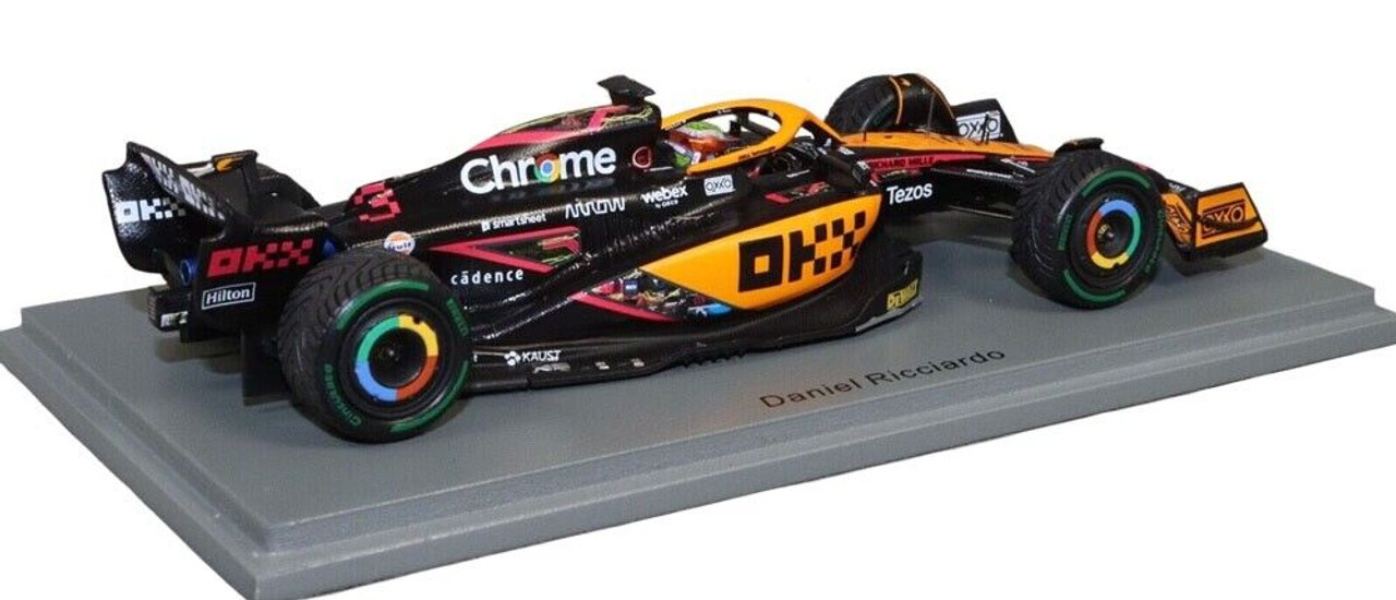 1/43 Spark 2022 Formula 1 Singapore GP 5th Place Daniel Ricciardo McLaren MCL36 No.3 McLaren F1 Team Car Model