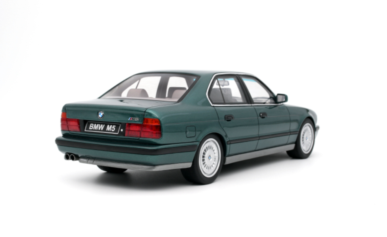  1/18 OTTO 1991 BMW M5 E34 Phase I Touring (Green) Resin Car model