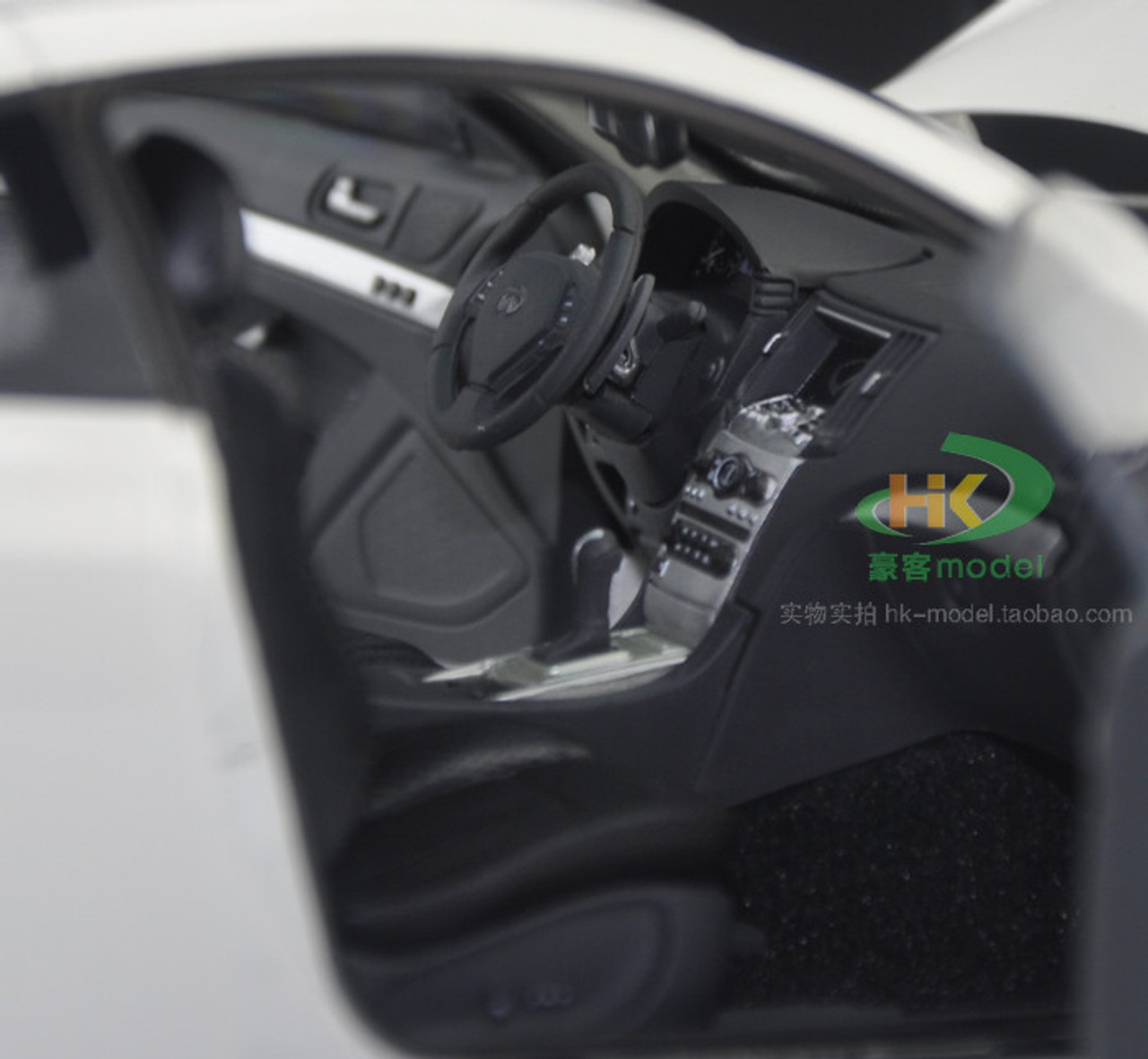 1/18 Dealer Edition Infiniti G37S Q60 Coupe (White) Diecast Car Model