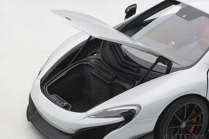 1/18 AUTOart McLaren 675LT (Silica White) Car Model - LIVECARMODEL.com