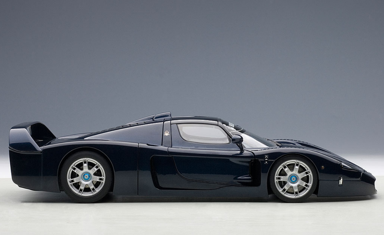 USED CONDITION 1/18 AUTOart Maserati MC12 Road Car (Metallic Blue) Diecast Car Model