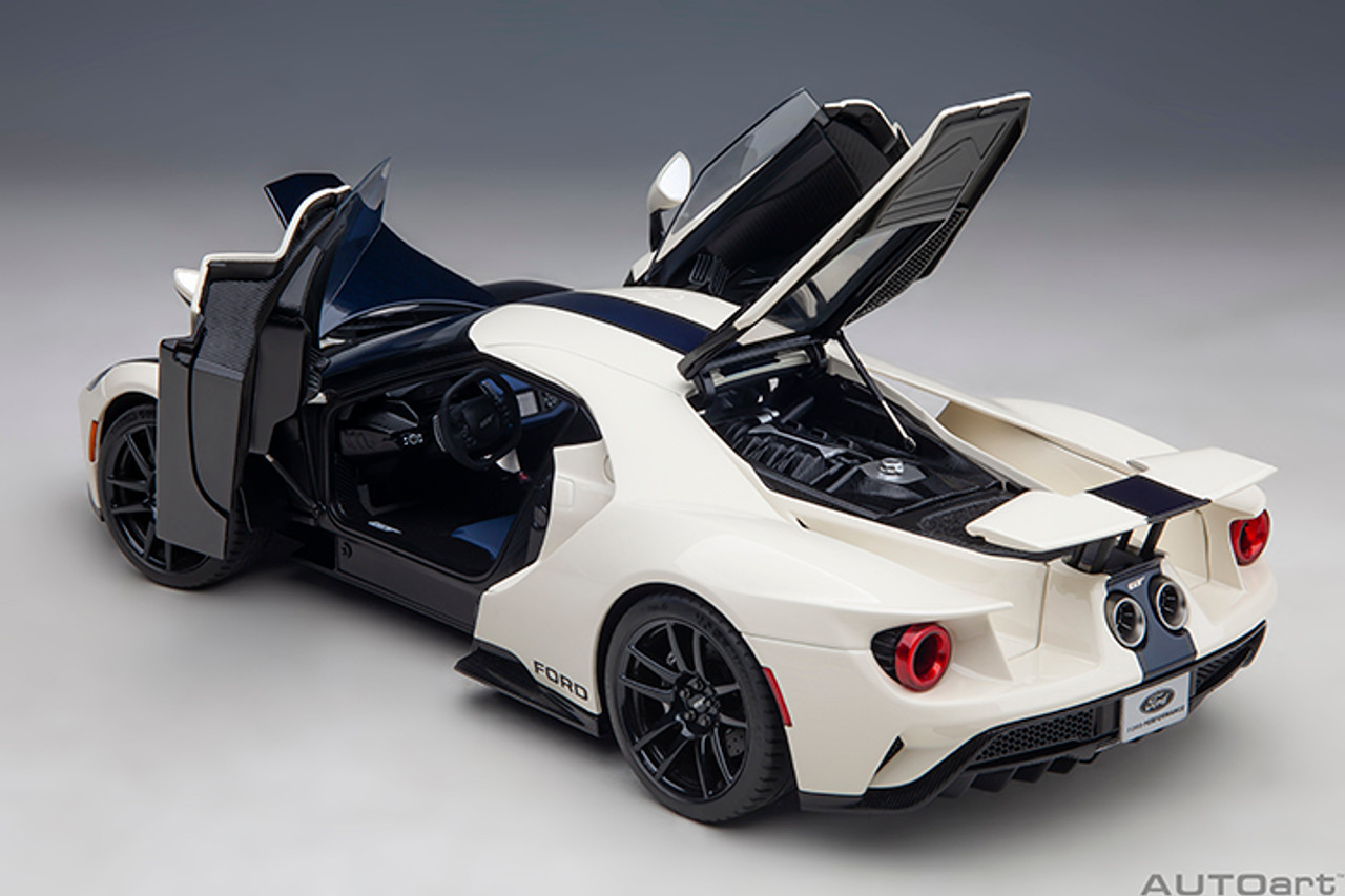 1/18 AUTOart Ford GT Heritage Edition Prototype (Wimbledon White with Antimatter Blue) Car Model