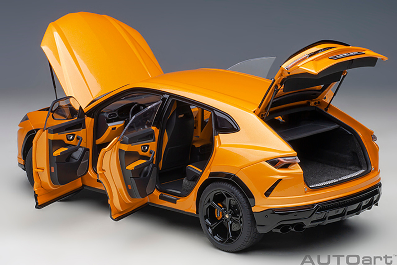 1/18 AUTOart Lamborghini Urus (Arancio Borealis Pearl Orange) Car Model