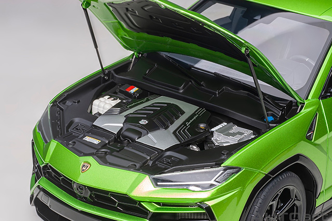 1/18 AUTOart Lamborghini Urus (Verde Selvans Pearl Green) Car Model