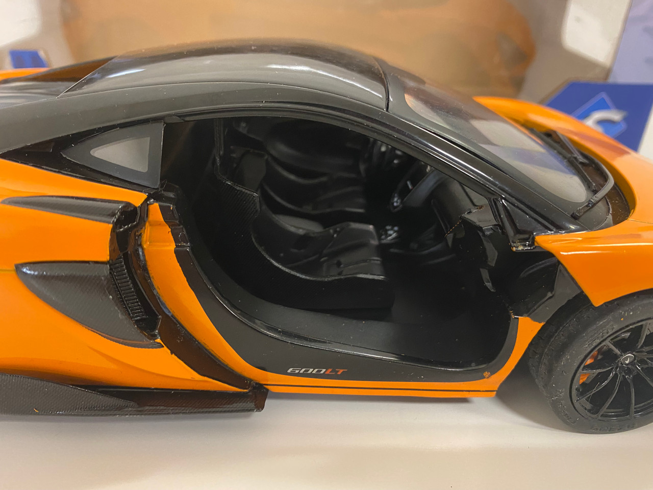 DAMAGED AS-IS 1/18 Solido McLaren 600 LT 600LT (McLaren Orange) Diecast Car Model